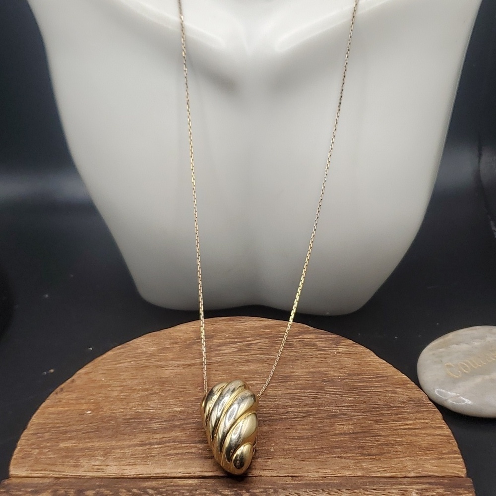 Seashell estate‎ repurposed earring necklace beachy N2832